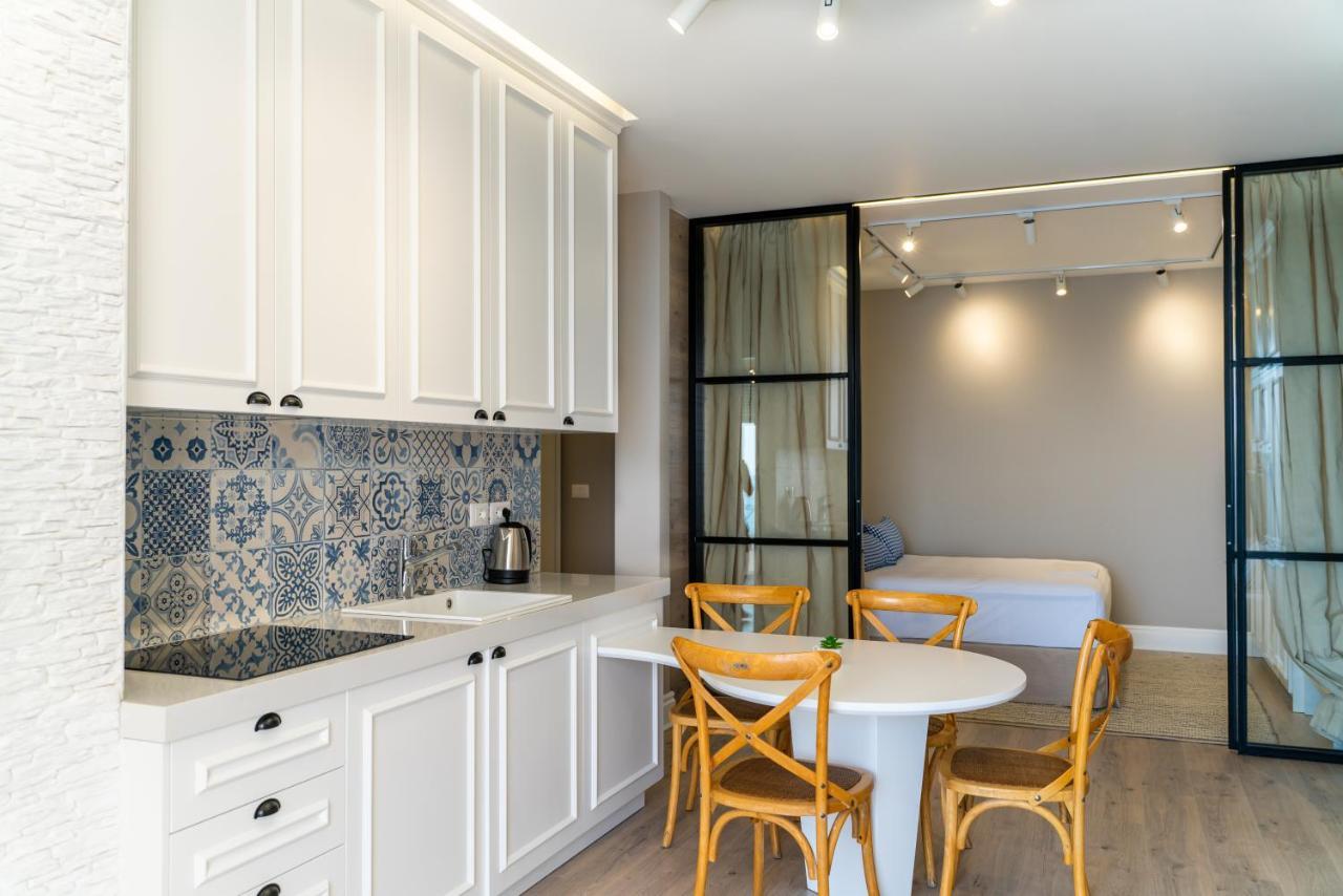 Limani Luxury Apartments Beachfront Sarande Exterior photo